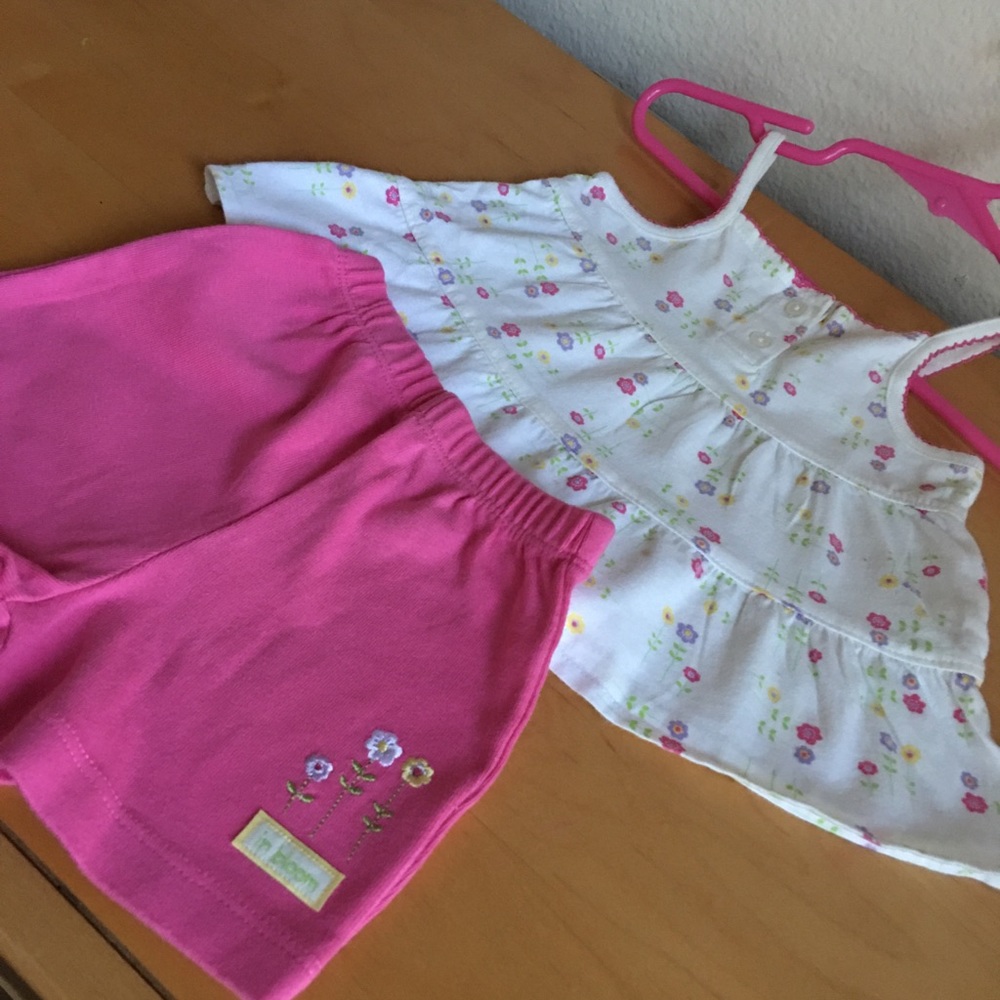 6-9 months Carter’s set